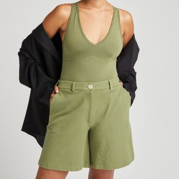 Richer Poorer Women’s Rustic City Short | Olive Army | Size M | NWOT - Picture 2 of 8